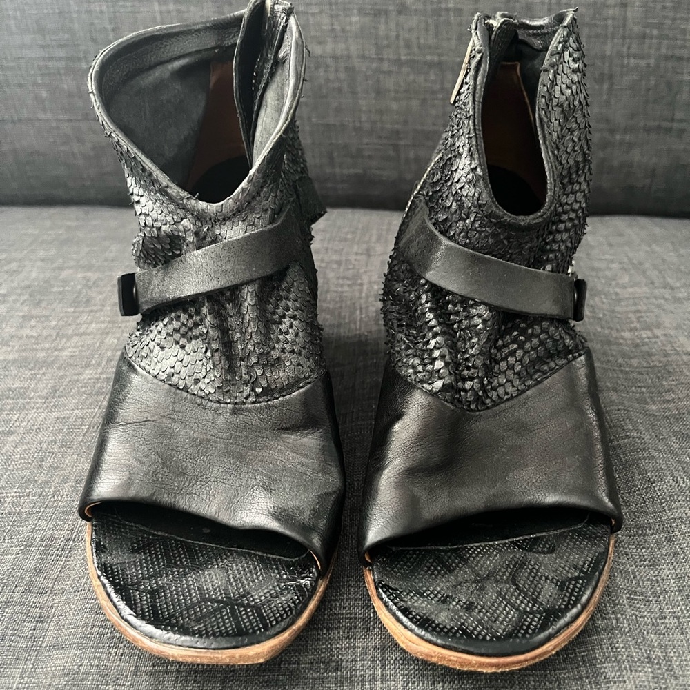 AS 98 Black Heeled Sandals